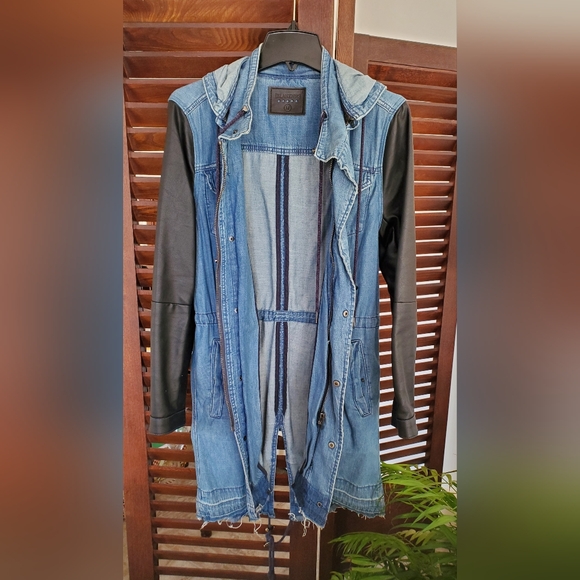 BlankNYC Denim Jacket Size MEDIUM - Picture 6 of 6